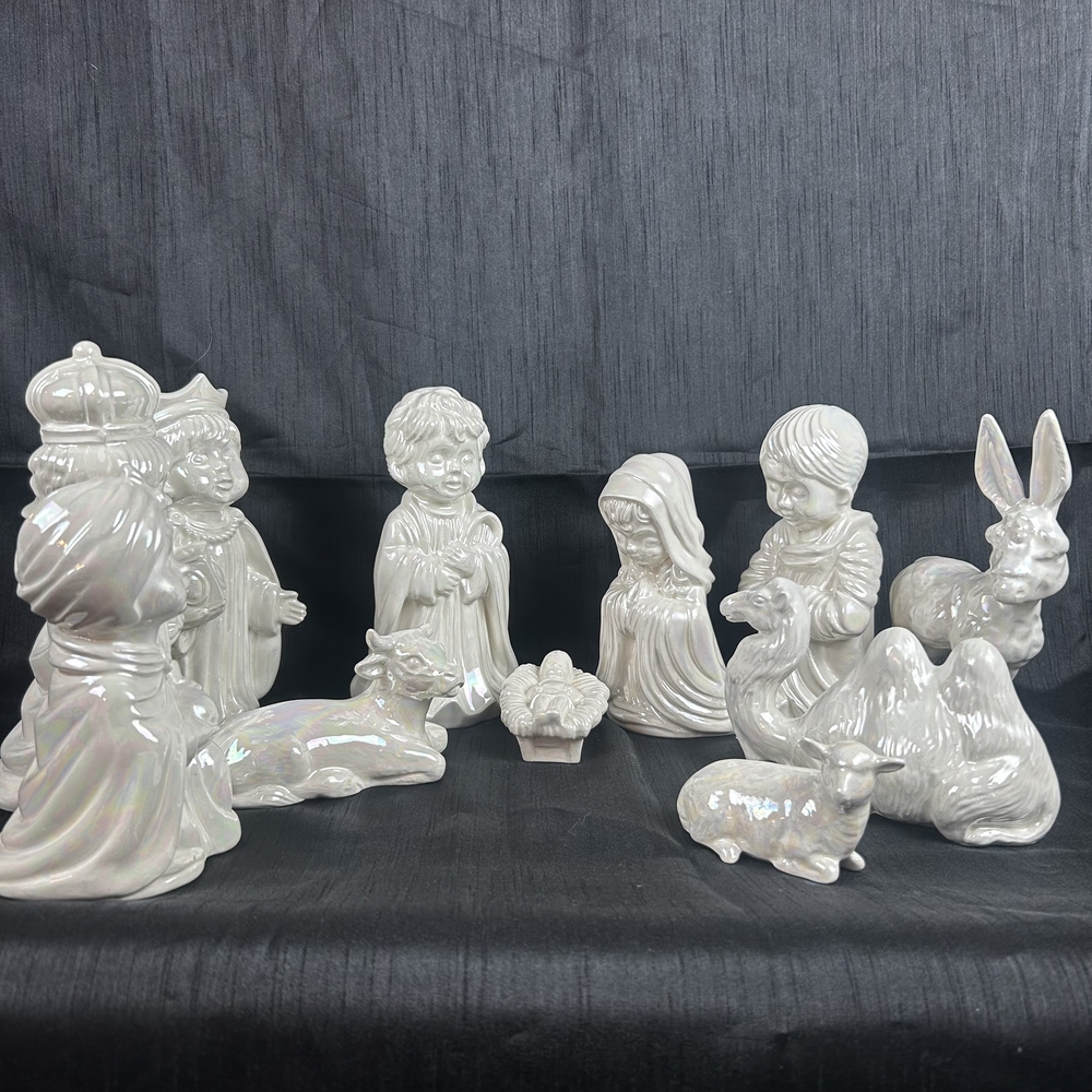 Arnel Nativity Set Glazed Ceramic Iridescent White Christmas Crèch ‘75Vintage